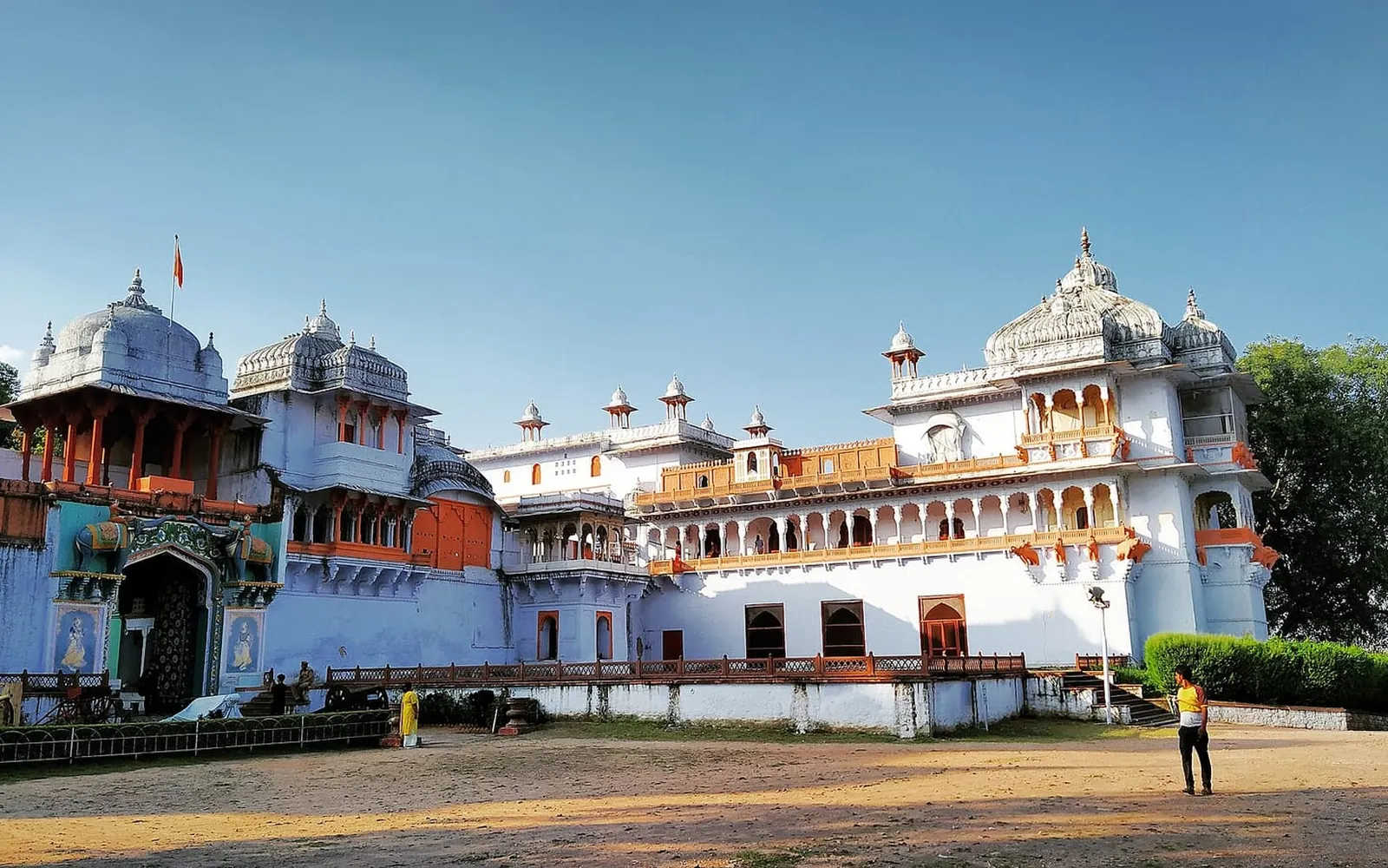 The Garh palace complex in Kota under a clear blue winter sky